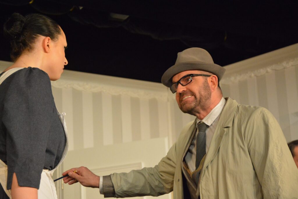 Szenenfoto 12 aus „Miss Marple – Ein Mord wird angekündigt.“ auf der Ruhrbühne Witten