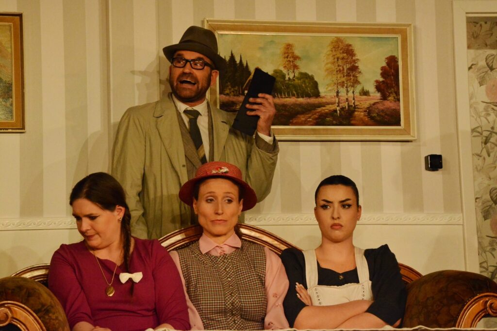 Szenenfoto 11 aus „Miss Marple – Ein Mord wird angekündigt.“ auf der Ruhrbühne Witten